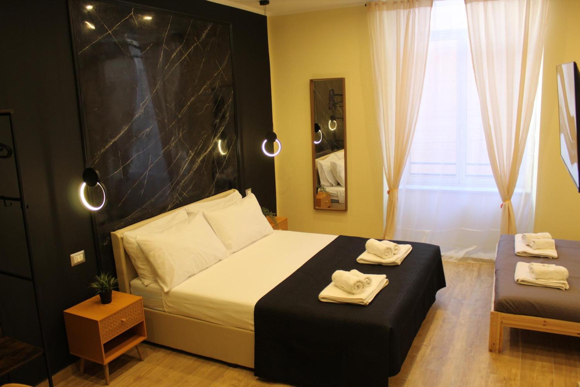 Blackwoody Contemporary Rooms - Napoli Centro Storico Via Toledo Ngoại thất bức ảnh